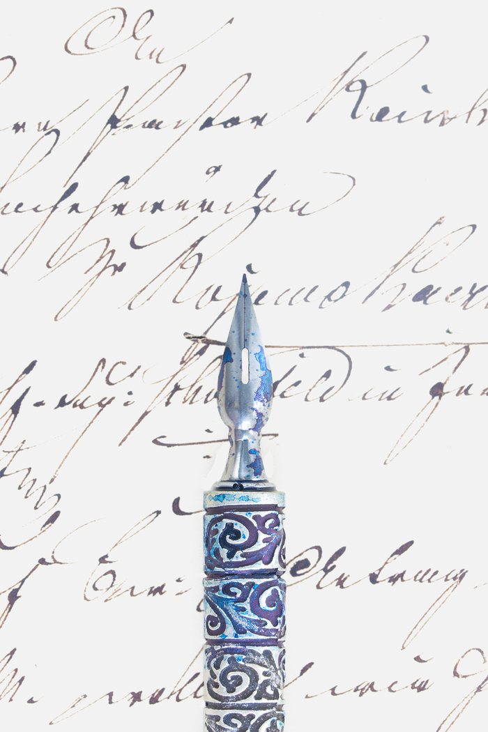 Pennino d’epoca su una lettera manoscritta